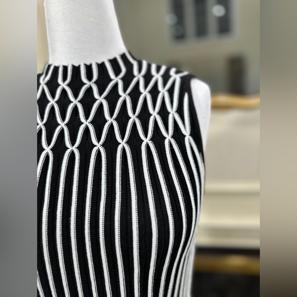 White House Black Market Graphic Knit Tank L Black White Mod Minimalist Office - Picture 3 of 8